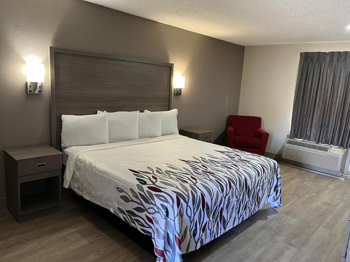 Red Roof Inn & Suites Newport News Dış mekan fotoğraf