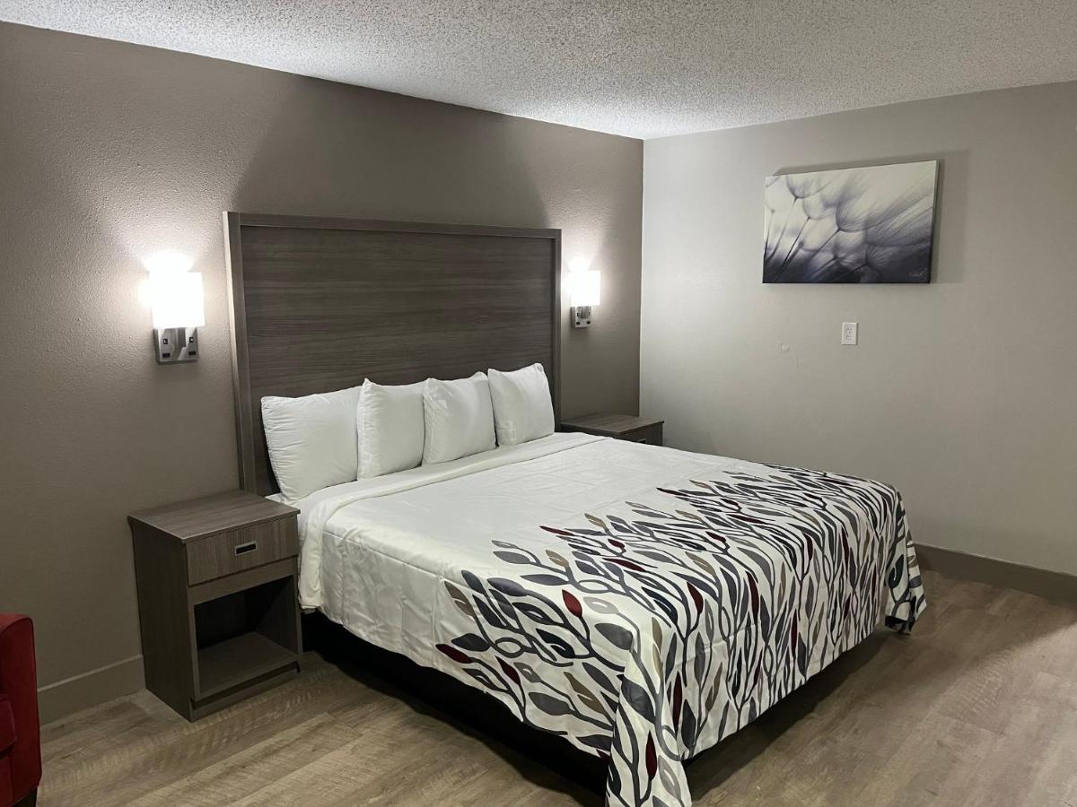 Red Roof Inn & Suites Newport News Dış mekan fotoğraf