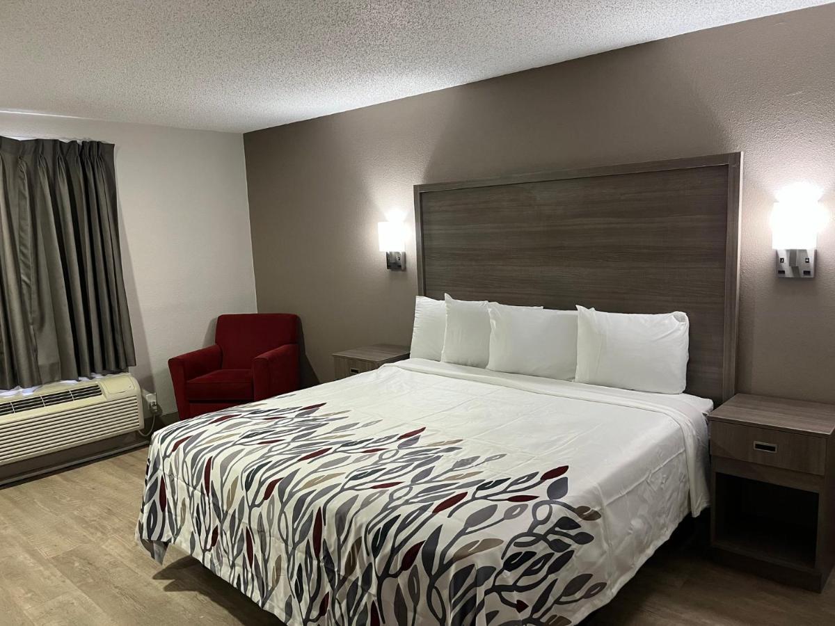 Red Roof Inn & Suites Newport News Dış mekan fotoğraf