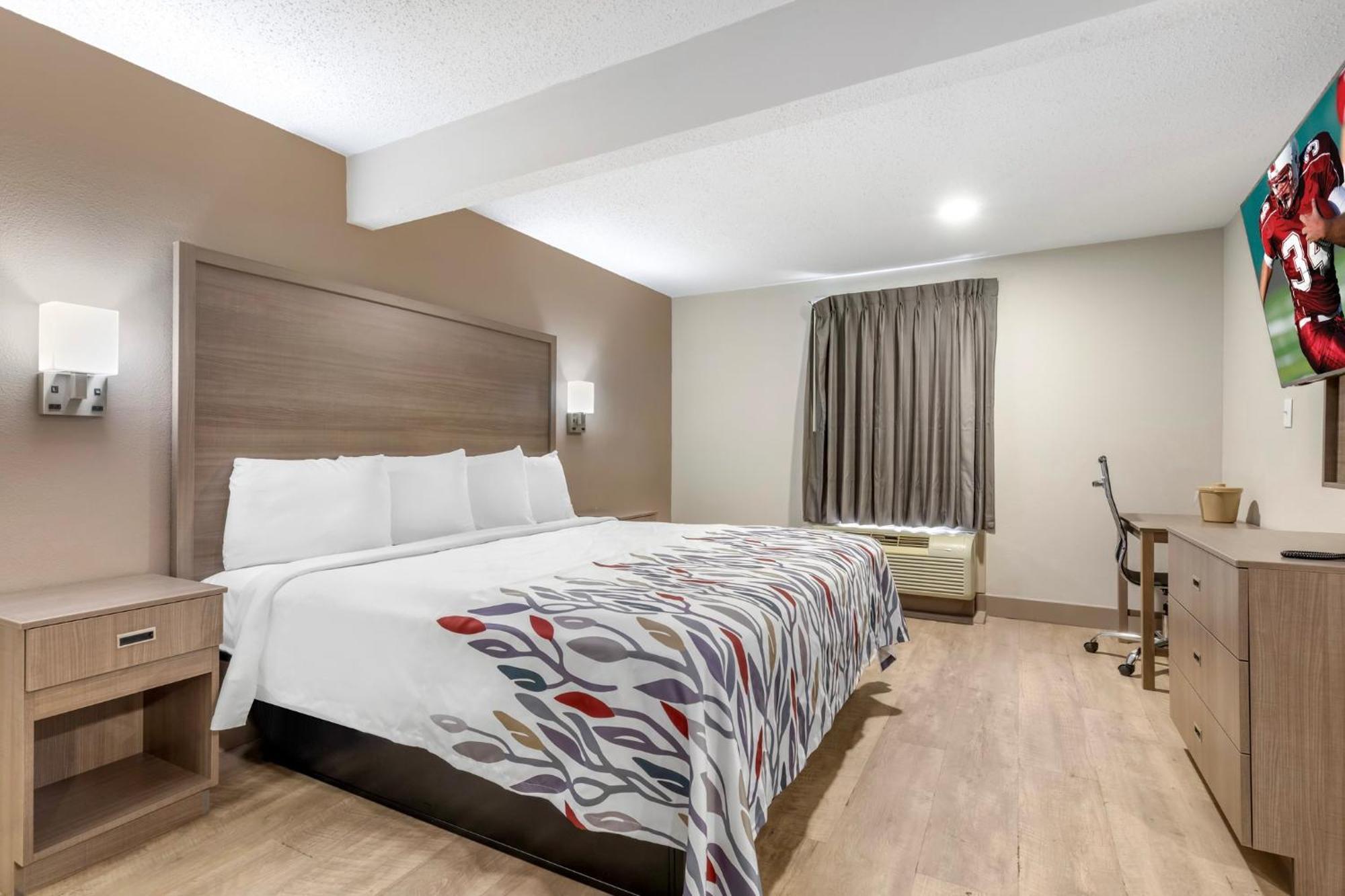Red Roof Inn & Suites Newport News Dış mekan fotoğraf