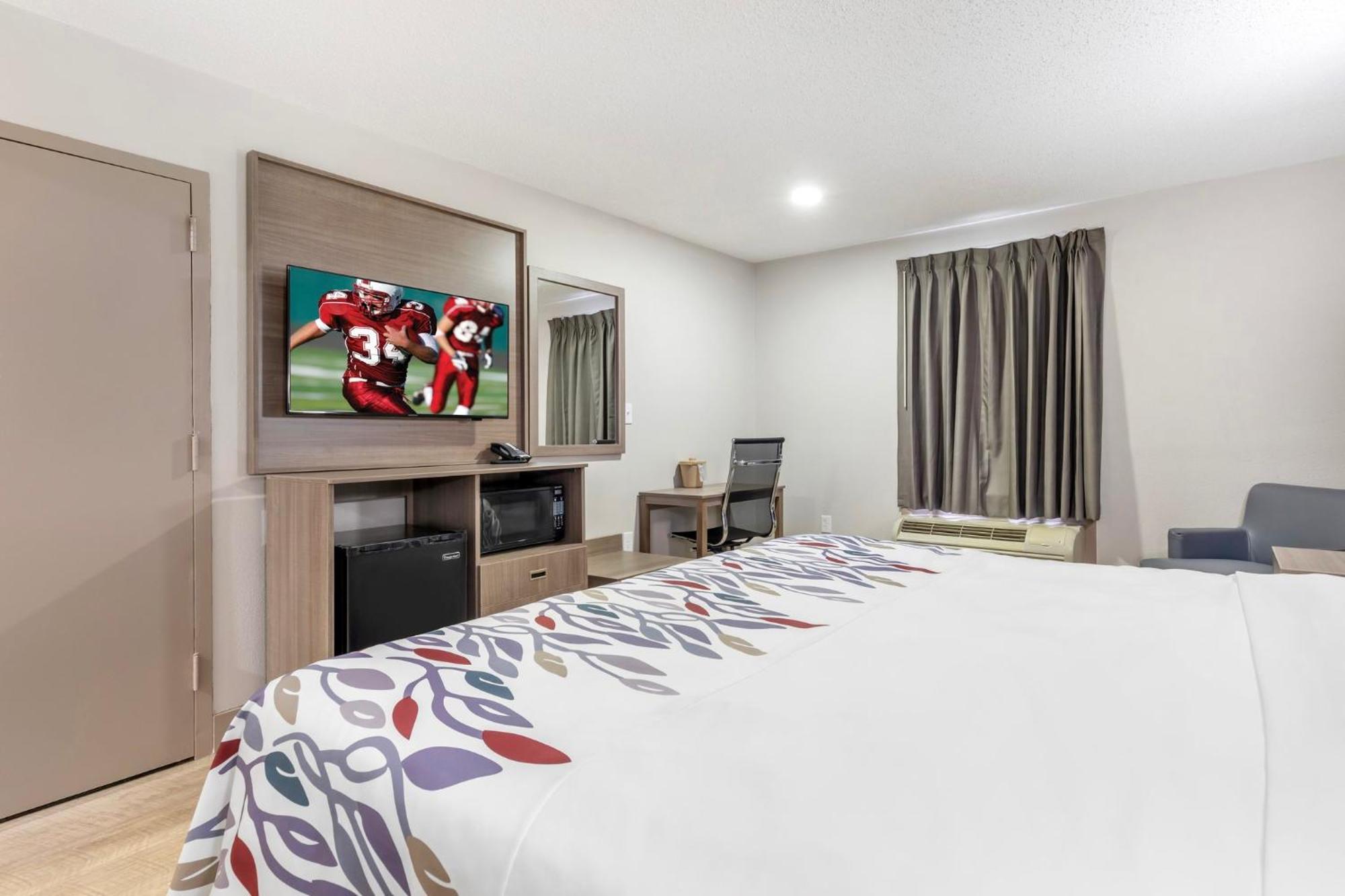 Red Roof Inn & Suites Newport News Dış mekan fotoğraf