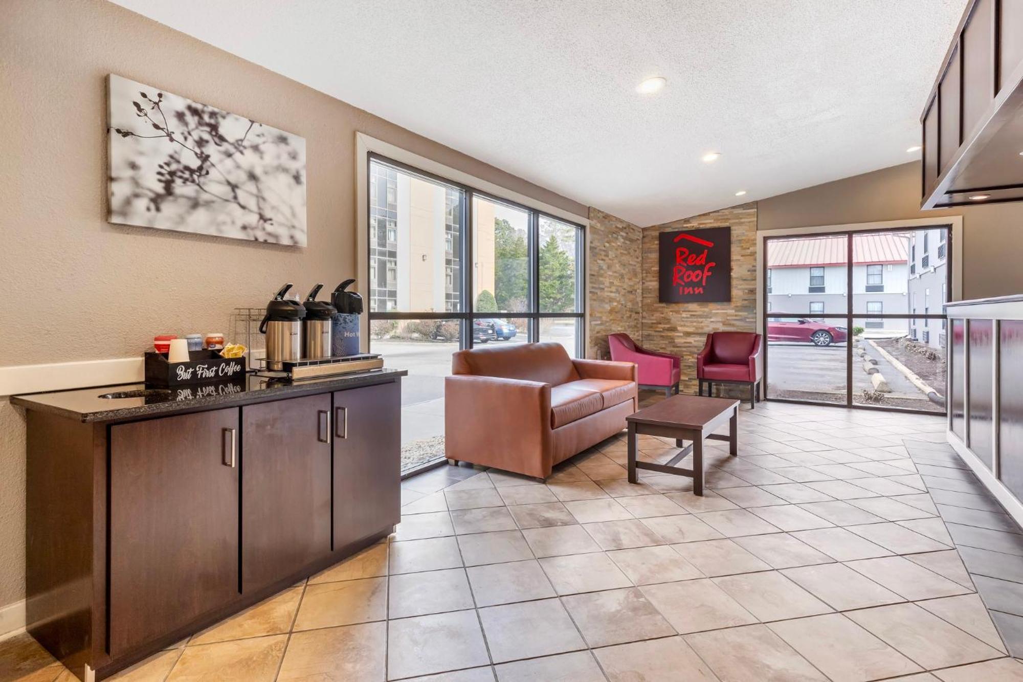 Red Roof Inn & Suites Newport News Dış mekan fotoğraf
