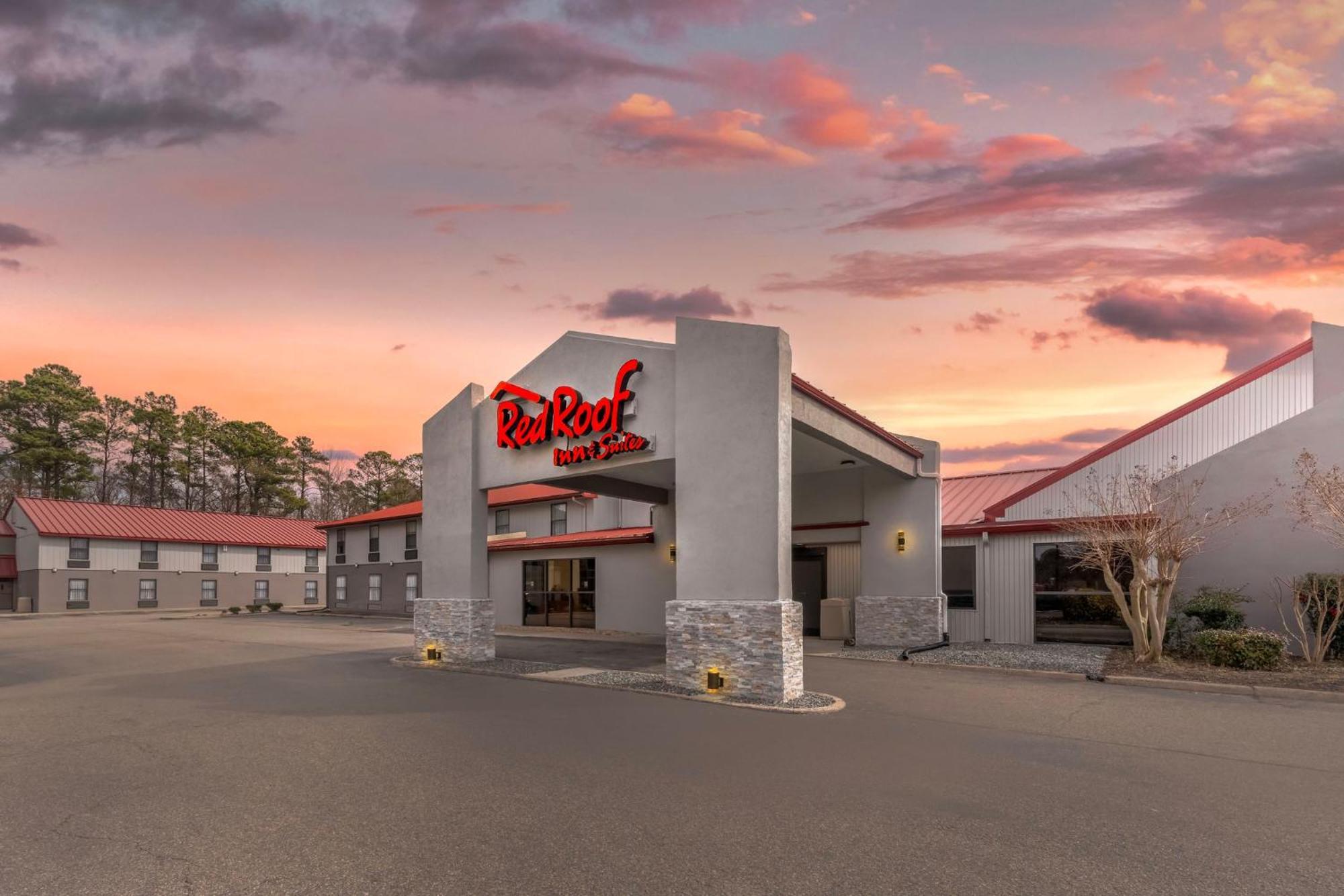 Red Roof Inn & Suites Newport News Dış mekan fotoğraf