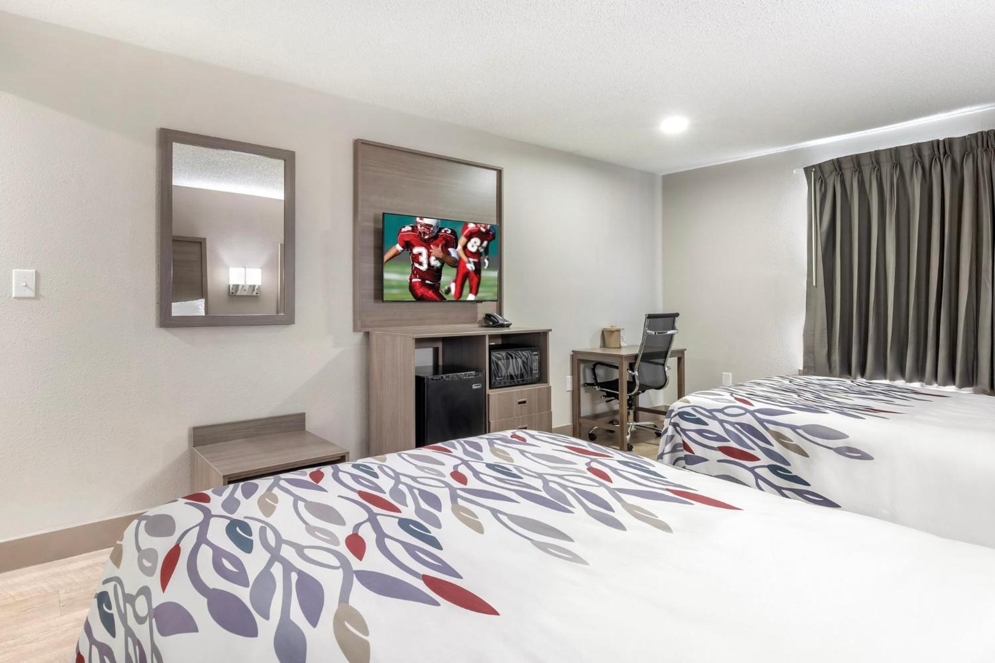 Red Roof Inn & Suites Newport News Dış mekan fotoğraf