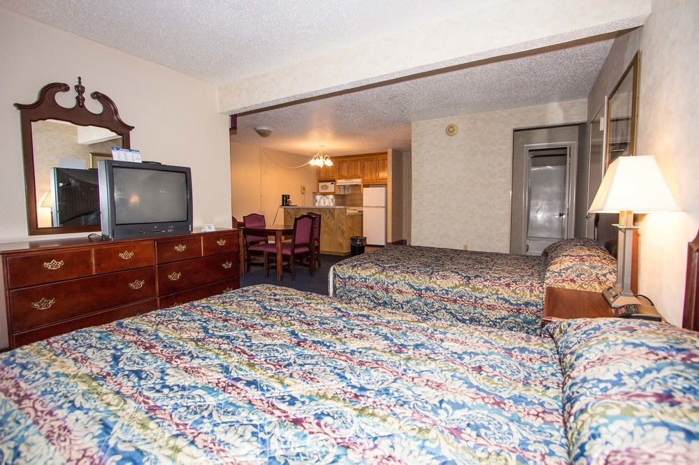 Red Roof Inn & Suites Newport News Dış mekan fotoğraf